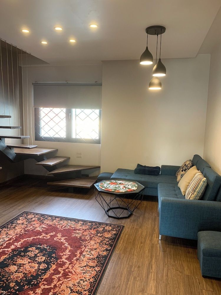 Unique Serviced Apartment Executive Penthouse, 1 Queen Bed, Kitchen, City View 3