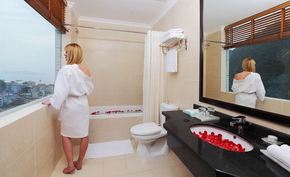 Ha Long DC Hotel Superior Double Room 3