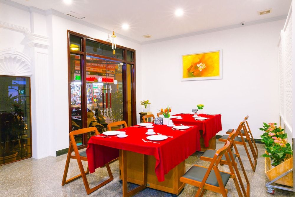 undefined Royal Hotel 6