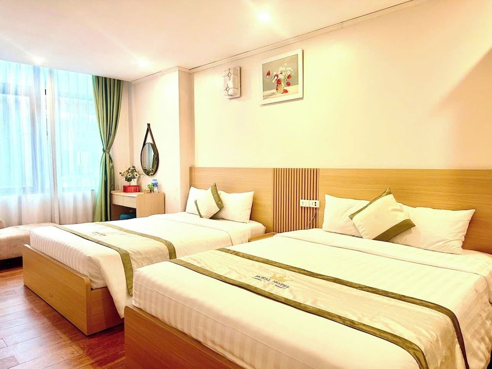 Royal Hotel Deluxe Room 3