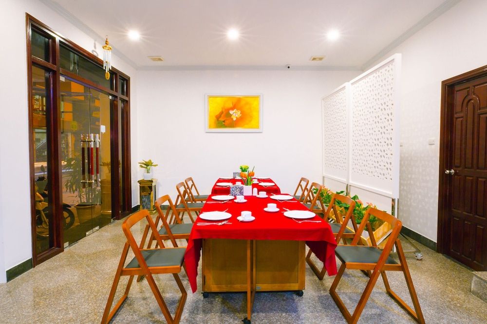 undefined Royal Hotel 7