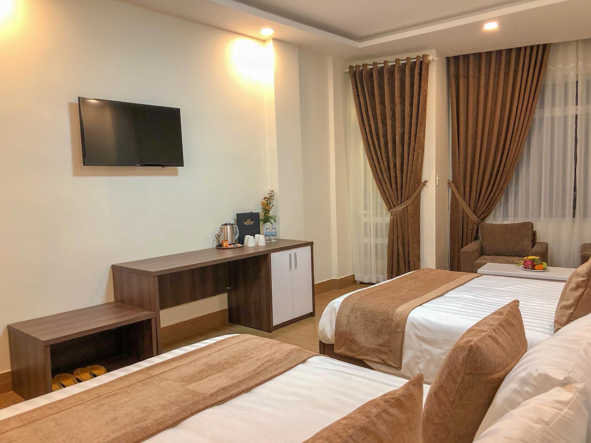 Deluxe Twin With Balcony