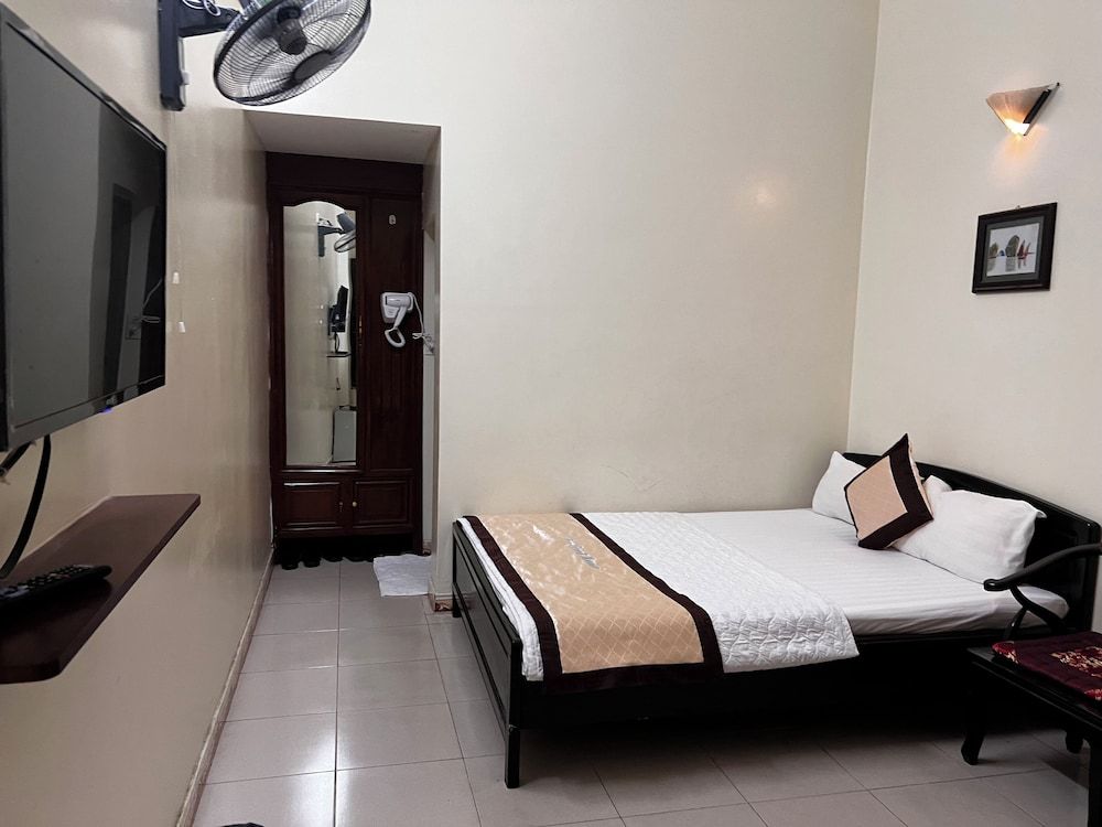 Thu Guest House Basic Double Room 16