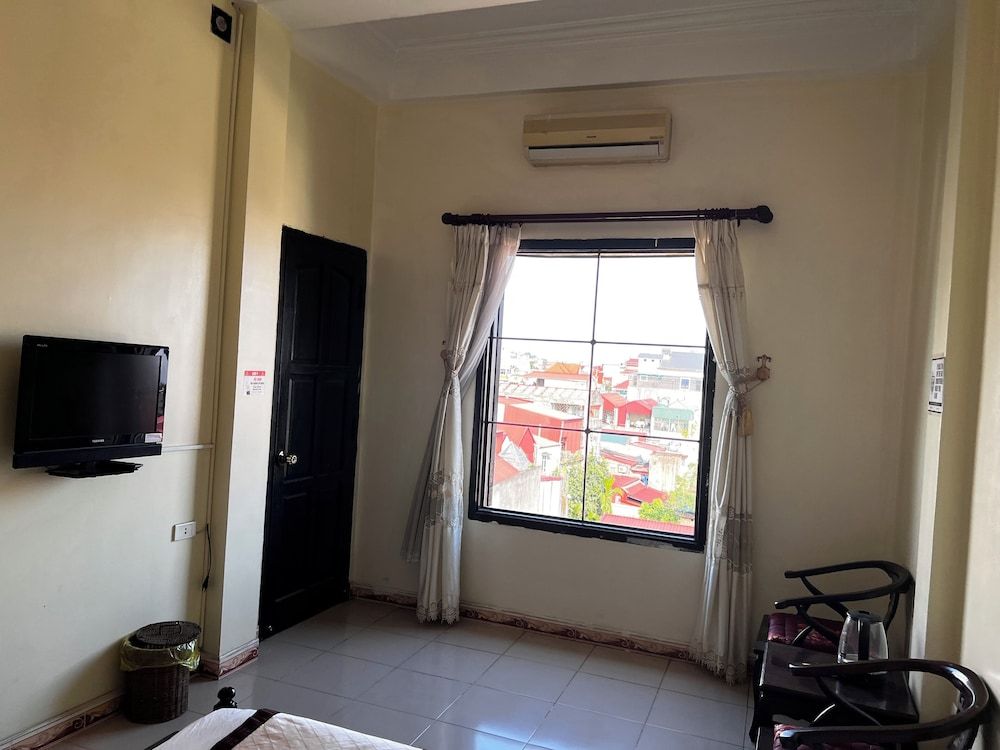 Thu Guest House Standard Twin Room, City View 23