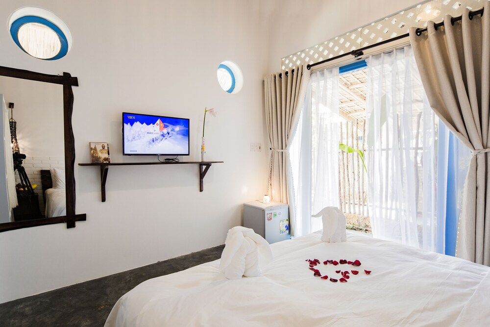 Cashew Tree Bungalow Superior Double Room 6