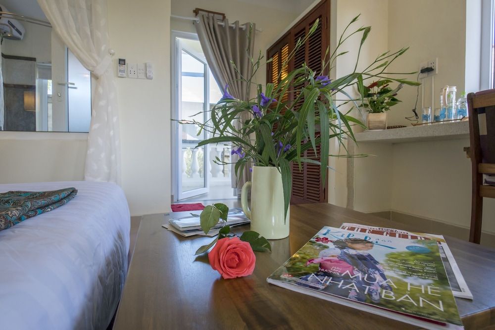 Villa De Van Villa, 3 Bedrooms, Pool View 13