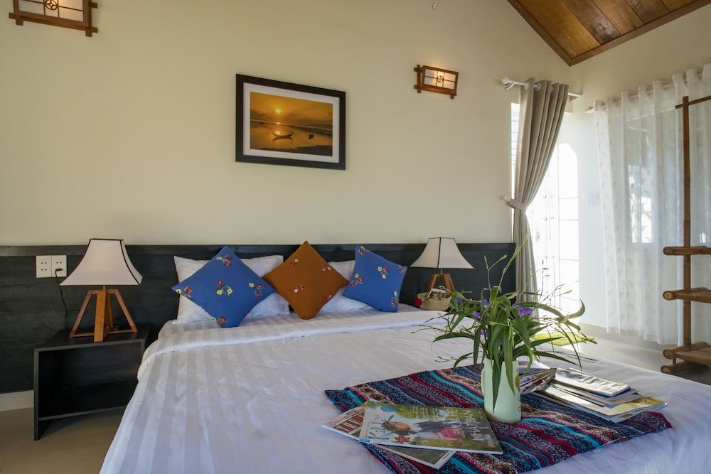 Villa De Van Villa, 3 Bedrooms, Pool View 3