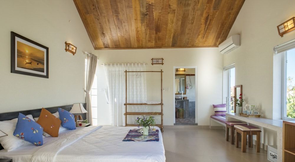 Villa De Van Villa, 3 Bedrooms, Pool View 2