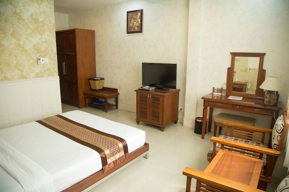 undefined Golden Plus Hotel 6