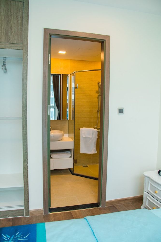 undefined Vinhomes Central Park Saigon 7