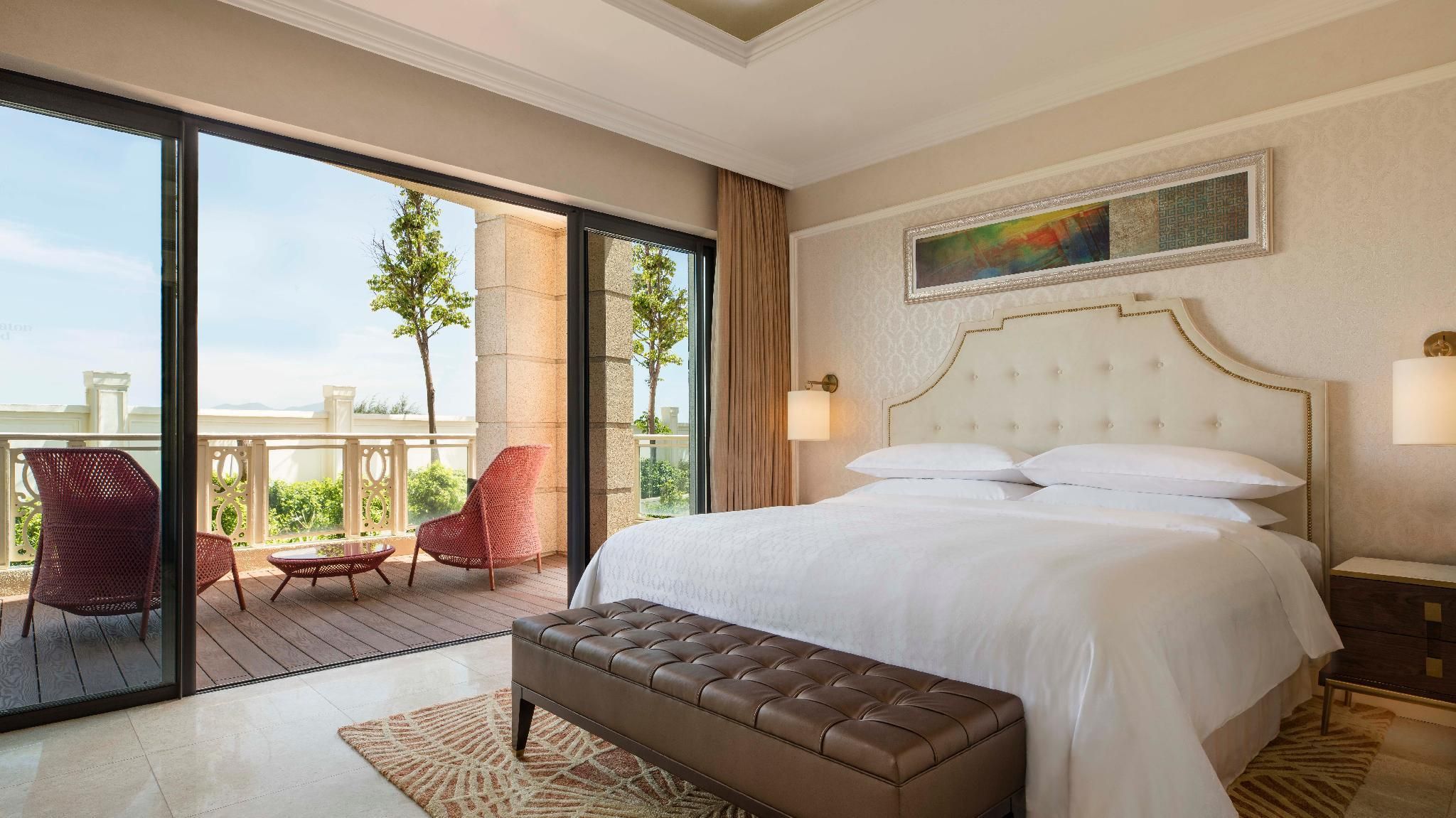 undefined Sheraton Grand Danang Beach Resort & Spa 6