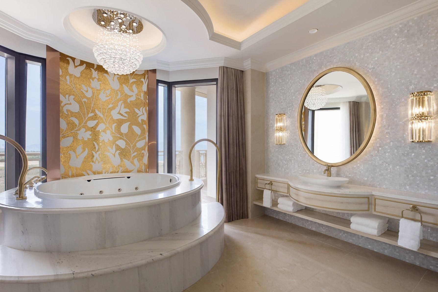 1 Bedroom Presidential Suite, 1 King, Partial sea view, Corner room, High floor, Balcony