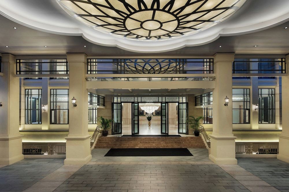 undefined Sheraton Grand Danang Beach Resort & Spa 4