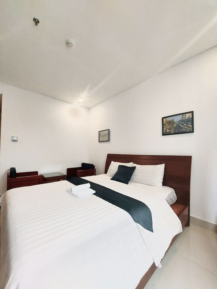 undefined Twins Hotel 9