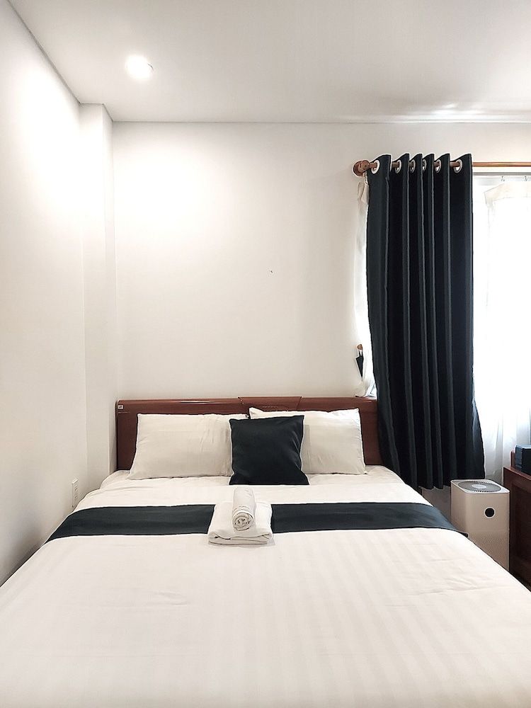 undefined Twins Hotel 3