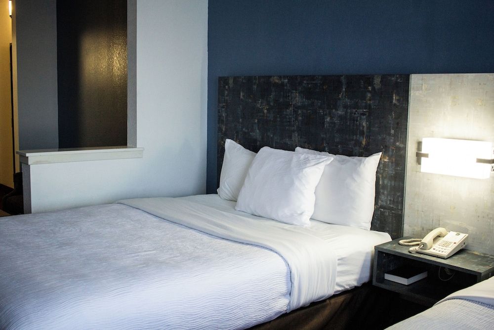 Standard Suite, 2 Queen Beds, Non Smoking, City View