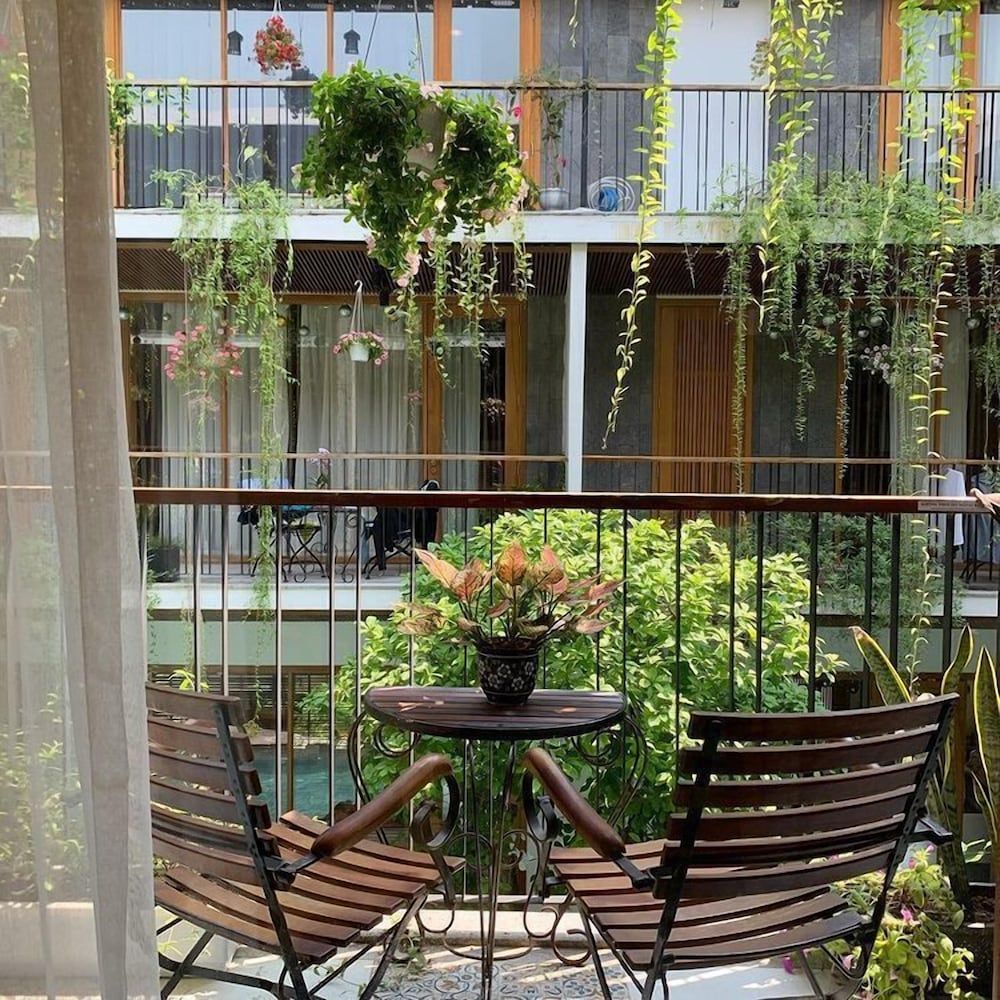 undefined Tam House Villa Hotel