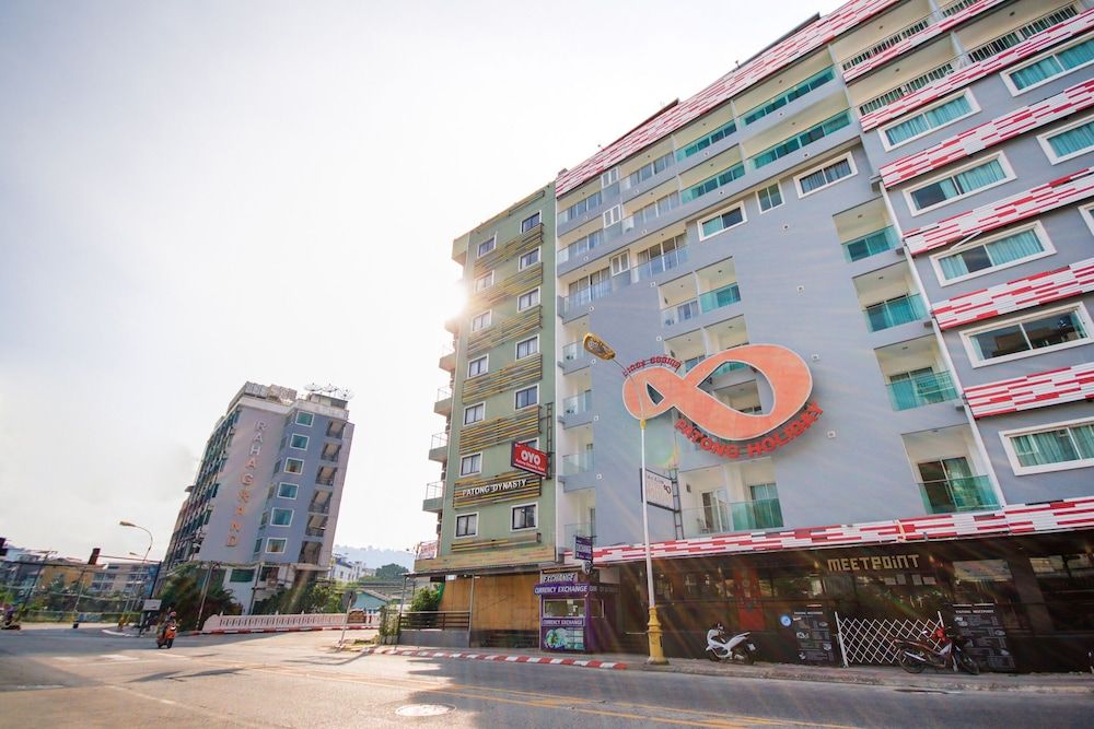 undefined OYO 861 Patong Dynasty Hotel 6