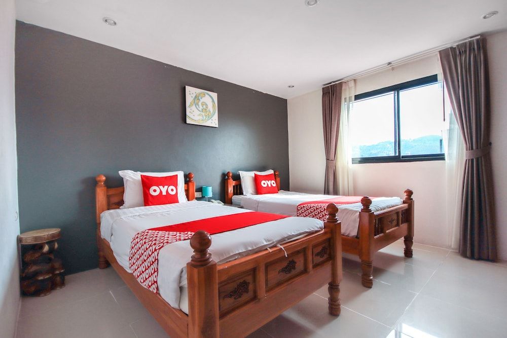 undefined OYO 861 Patong Dynasty Hotel 3