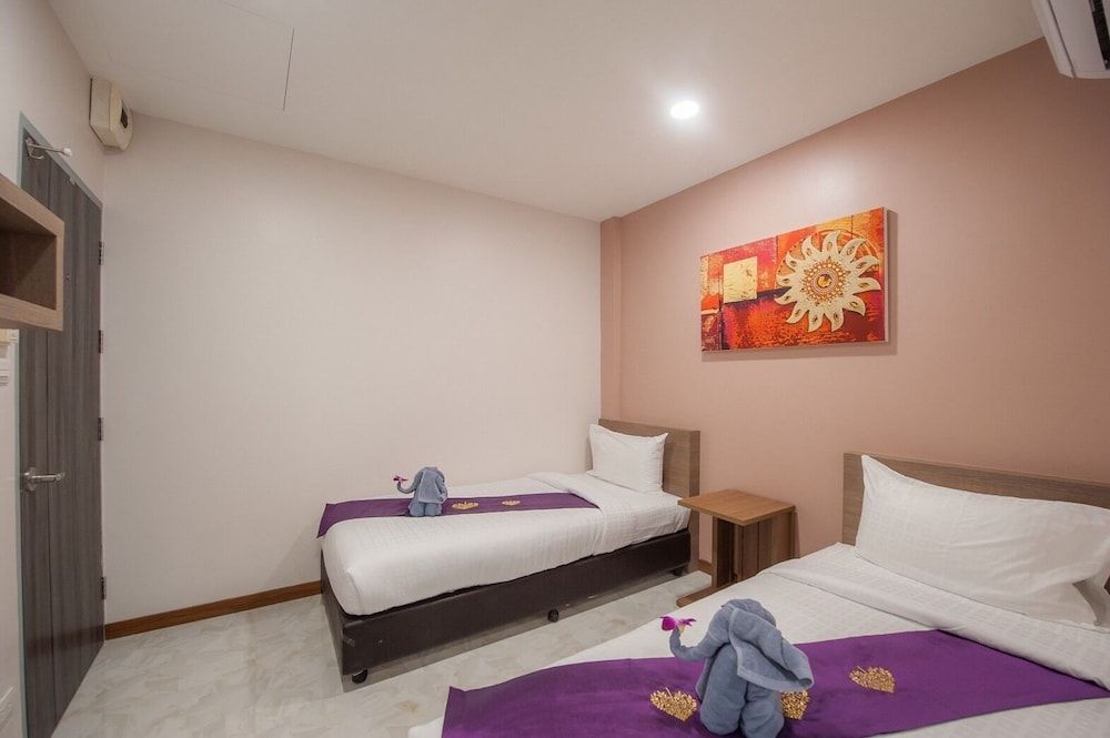 The Moon Night Hotel Family Triple Room, Multiple Beds 3