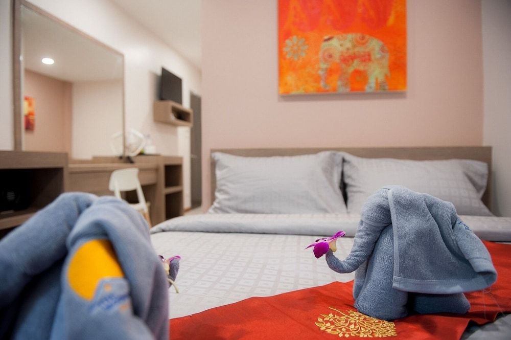 The Moon Night Hotel Family Triple Room, Multiple Beds 2