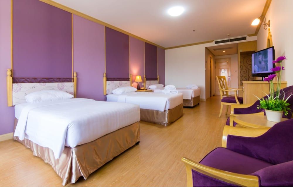 KU Home Hotel Deluxe Twin Room 2