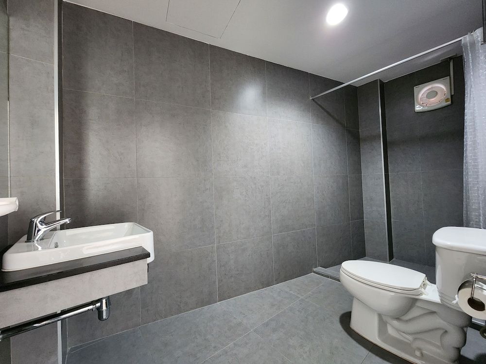 undefined Wayha Hostel Don Mueang Airport 9