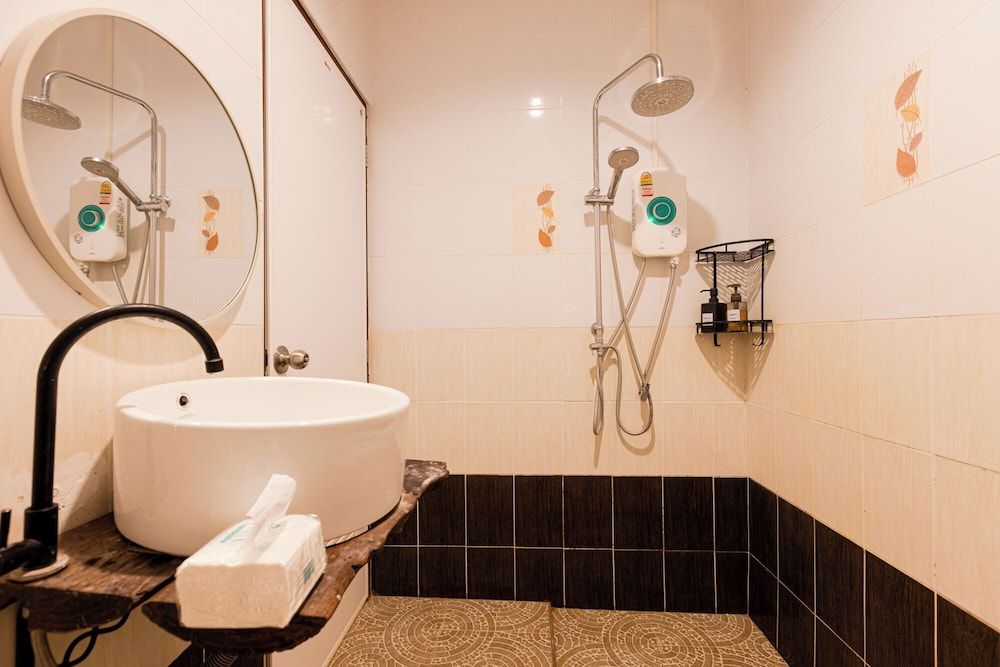 60s Town Twin Room 5