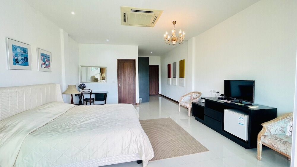 Baan Ing Khao Standard Room with Mountain View 14