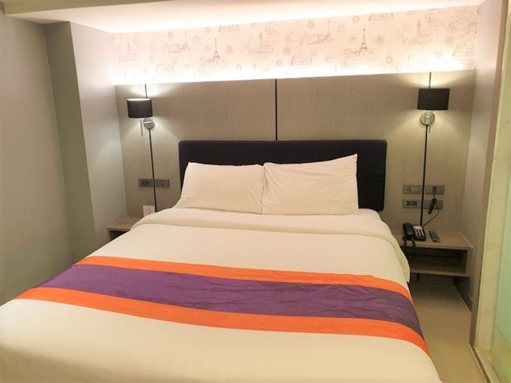 undefined Studio Ekamai