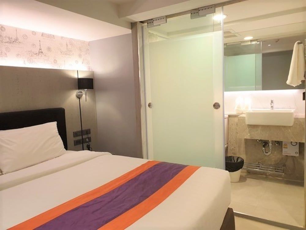 undefined Studio Ekamai 6