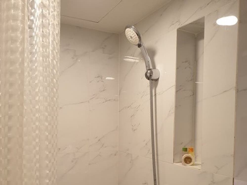 Studio Ekamai Superior Double Room 9