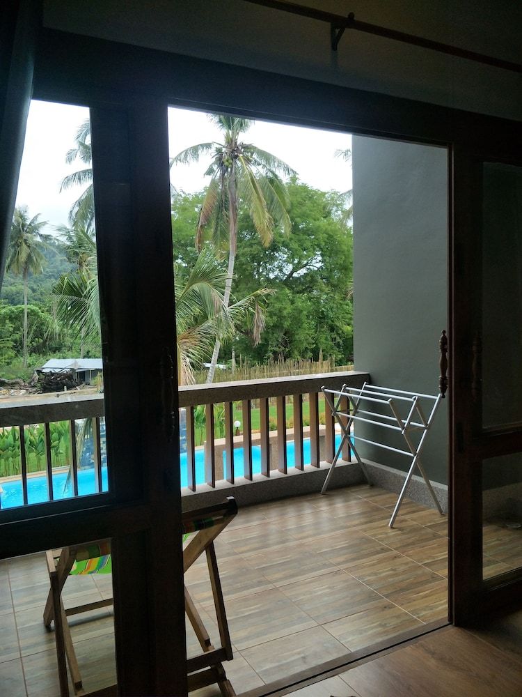 Lanta Infinity Resort Superior Room 5