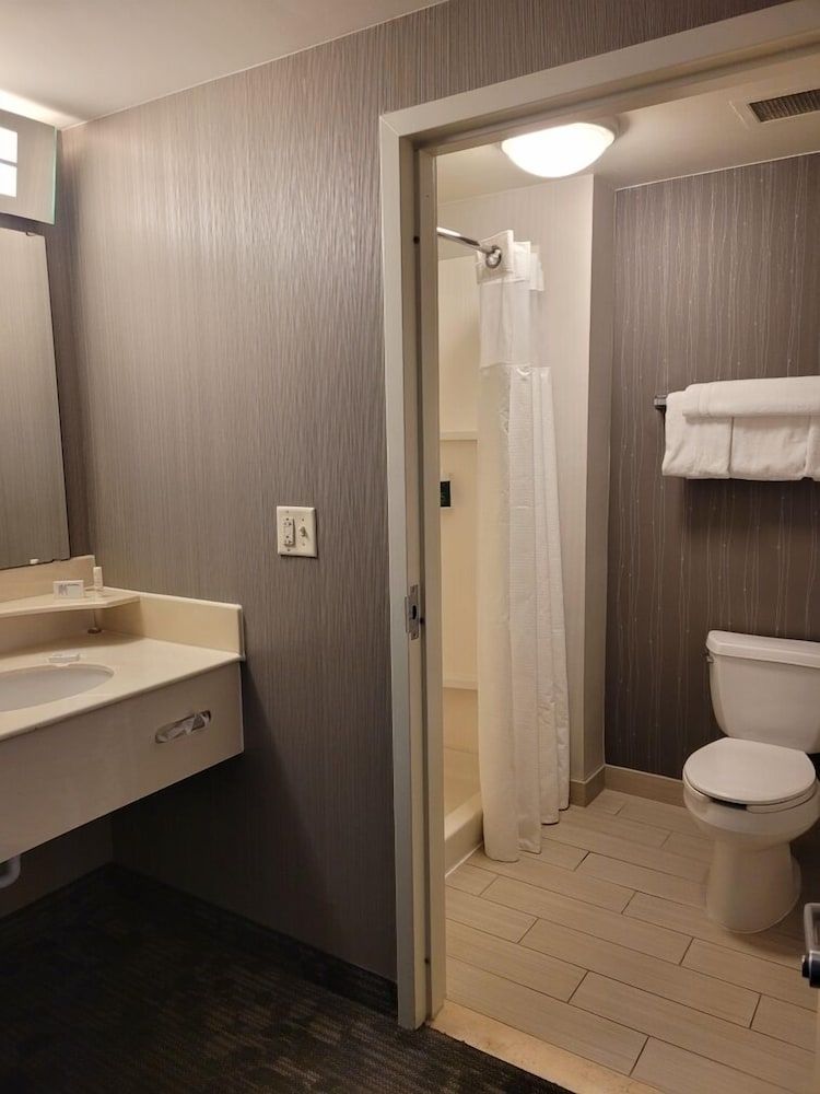 Room, 2 Queen Beds (Mobility/Hearing Accessible, Tub)