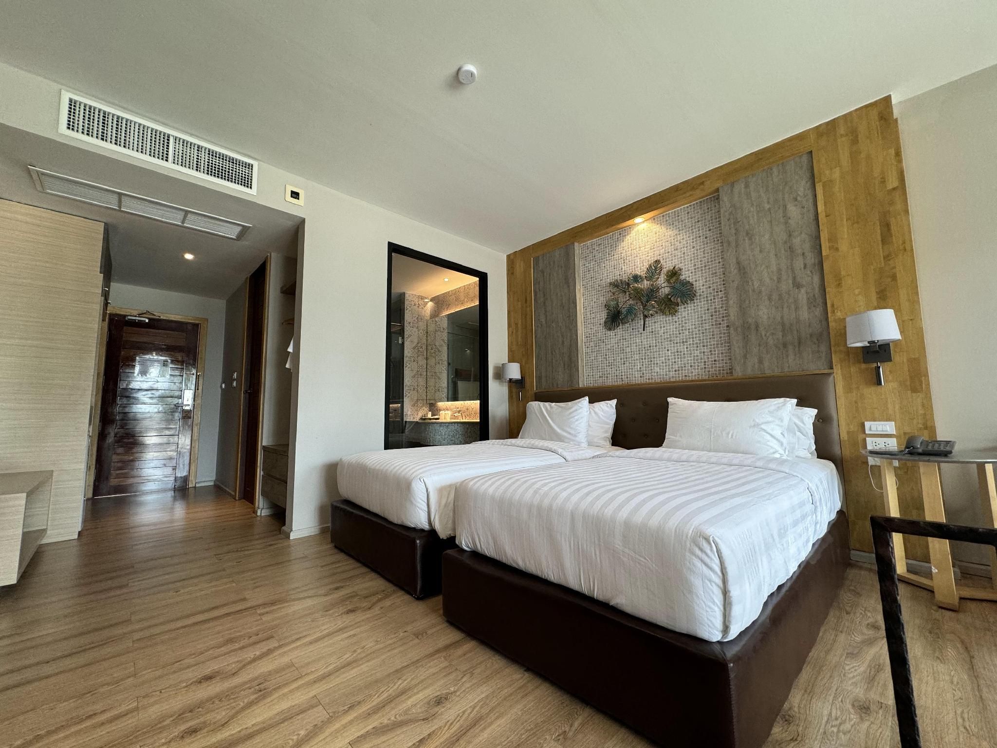 Deluxe Twin Balcony