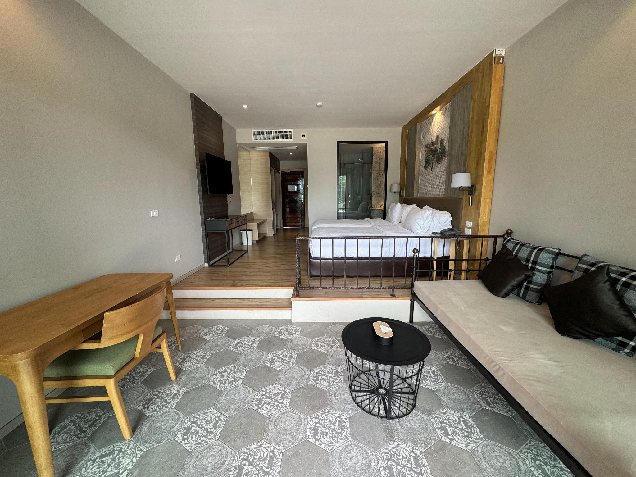 Deluxe Twin Balcony