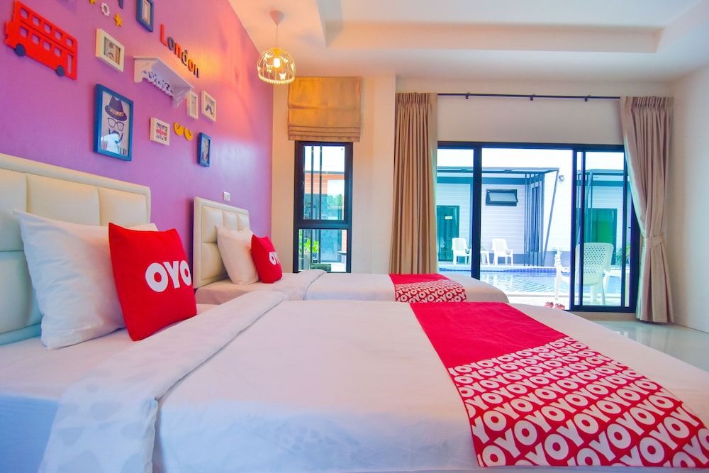 Deluxe Twin Room, Pool Access