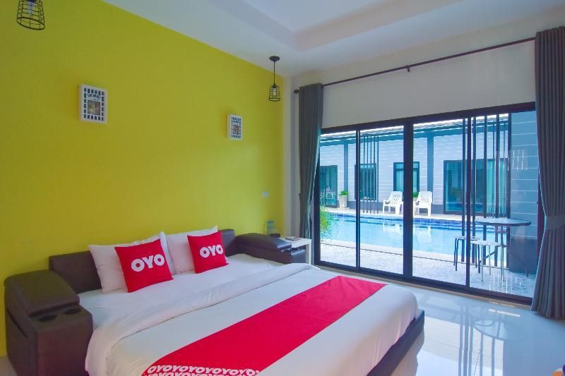 Deluxe Double Pool Access