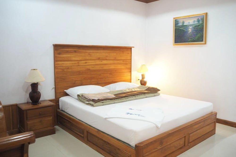 Maihom Resort 304 Standard Double Room 4