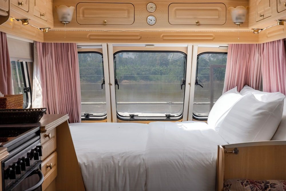 Bansaeo Garden and Resort Mobile Van 2