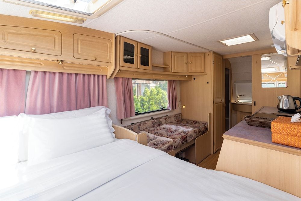 Bansaeo Garden and Resort Mobile Van