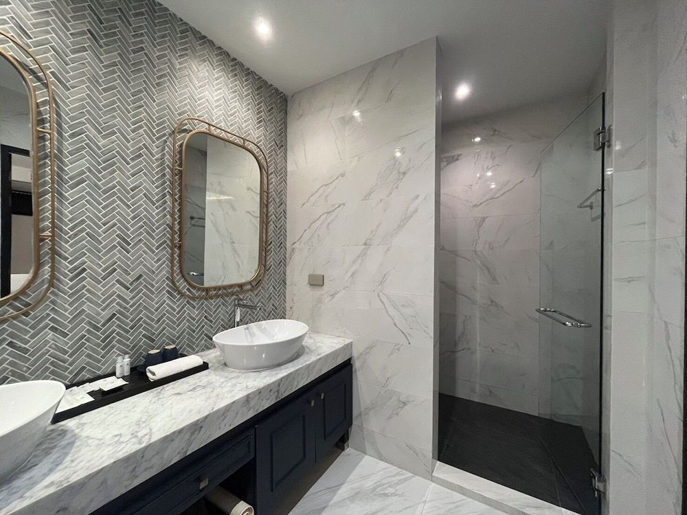 Cheeva Dee Hotel Standard Room - No window 10