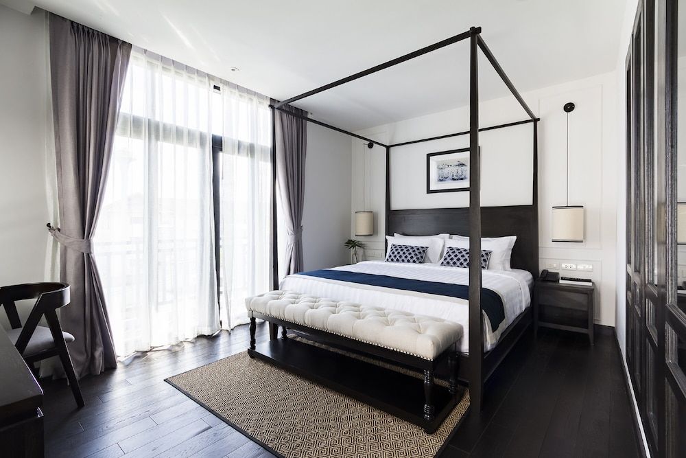 Cheeva Dee Hotel Deluxe with Balcony 4