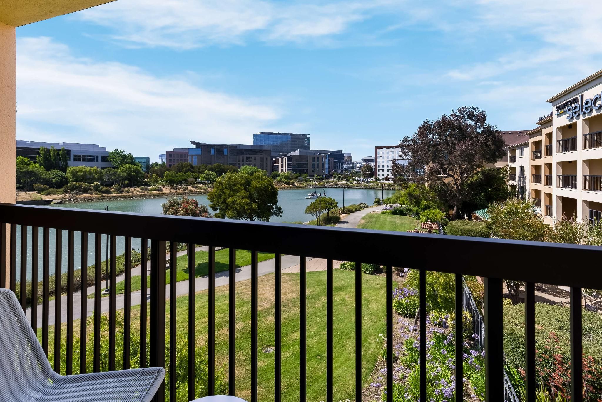 Water View Guestroom King