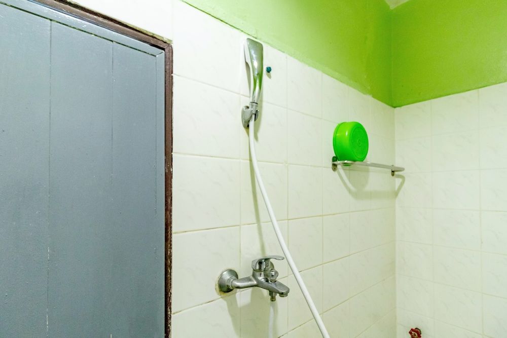 Woodlands Inn Triple Room 5