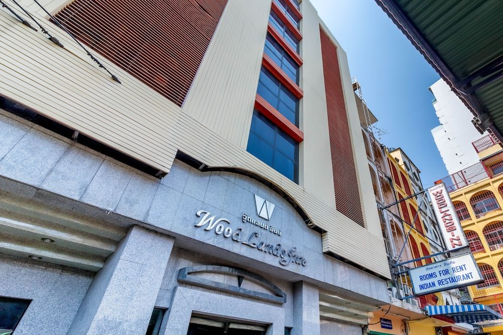 undefined Woodlands Inn 4