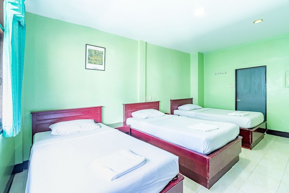 Woodlands Inn Triple Room 2