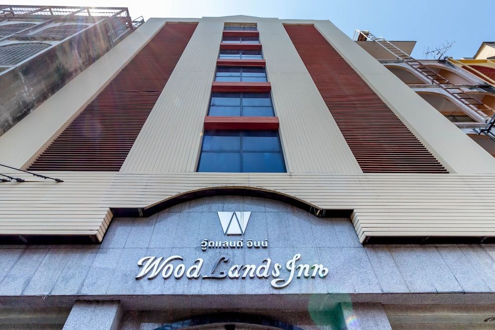 undefined Woodlands Inn 9