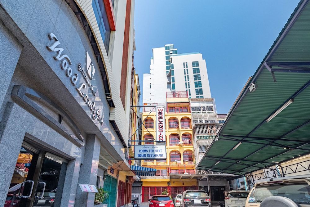 undefined Woodlands Inn 10