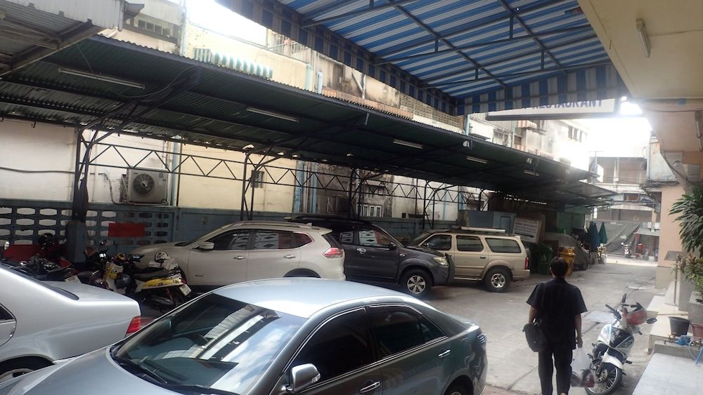 undefined Woodlands Inn 7